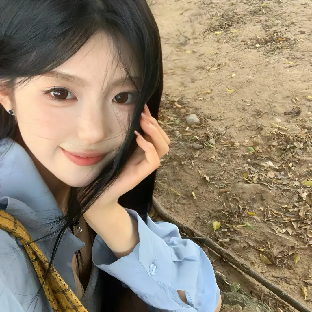 彩虹艳女